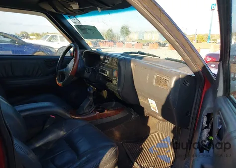 1997 Oldsmobile Bravada из США, поврежденный, VIN 1GHDT13W0V2719866